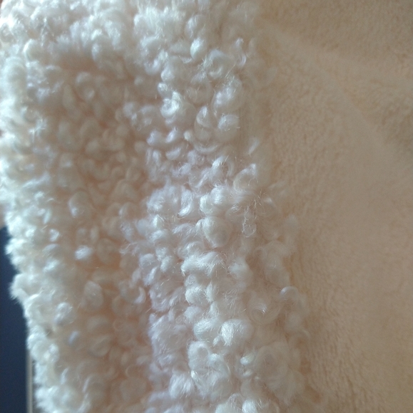 Hudson Park CollectionFaux Sherpa Robe. 100% Exclusively Bloomingdales in Natur - Picture 7 of 7